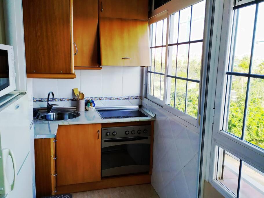 Acogedor Apartamento Frente Al Mar Elena Y Michele Алмерия Екстериор снимка