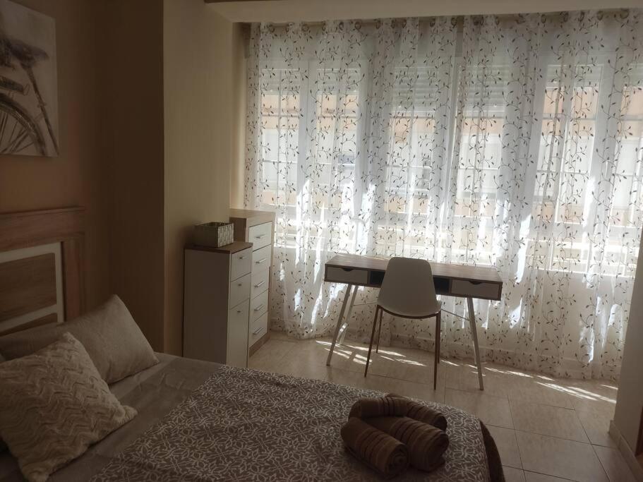 Acogedor Apartamento Frente Al Mar Elena Y Michele Алмерия Екстериор снимка